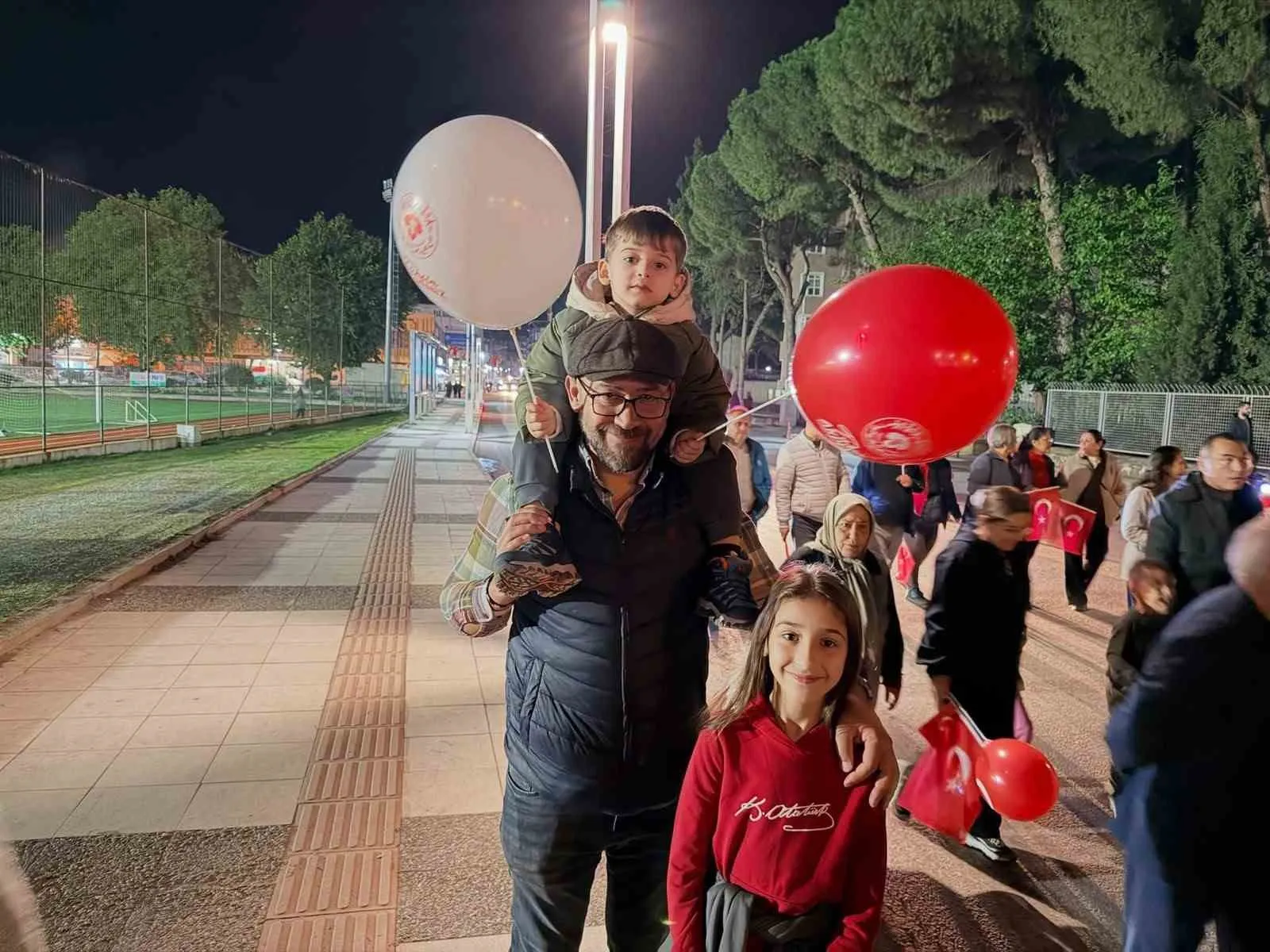 Sarıgöl’de Cumhuriyet coşkusu fener alayıyla sokaklara taştı - 4