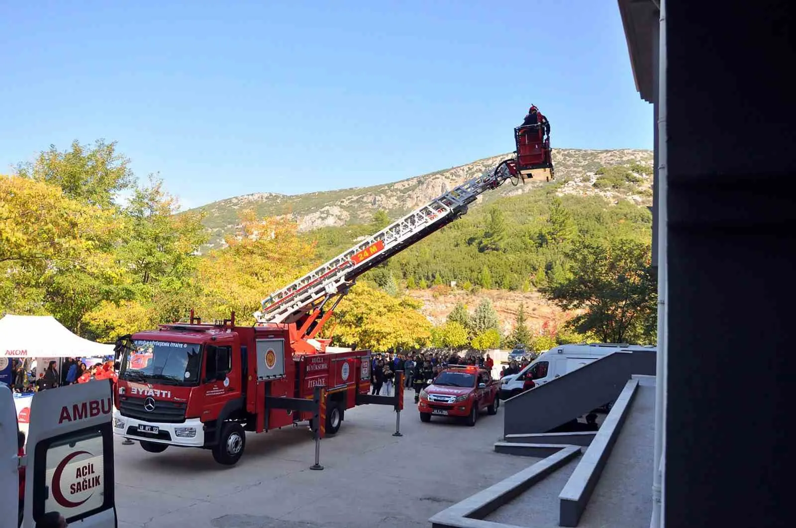 Kurtarma ekiplerinden okulda ortak tatbikat - 2