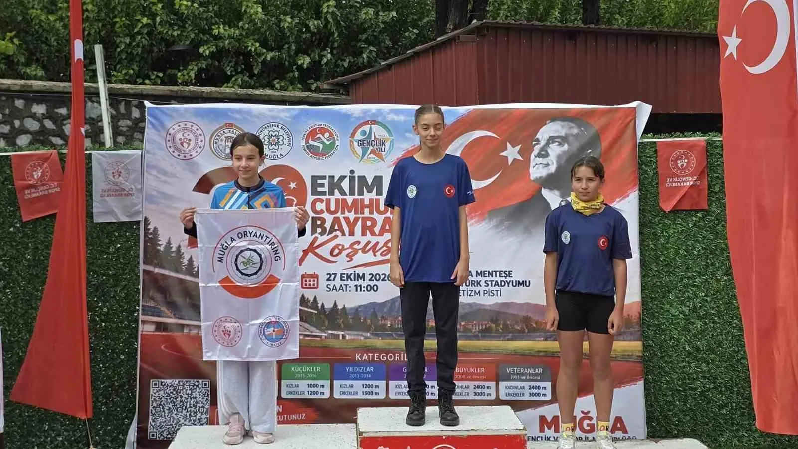 Cumhuriyet koşusunda dereceye girenler ödüllerini aldı - 3