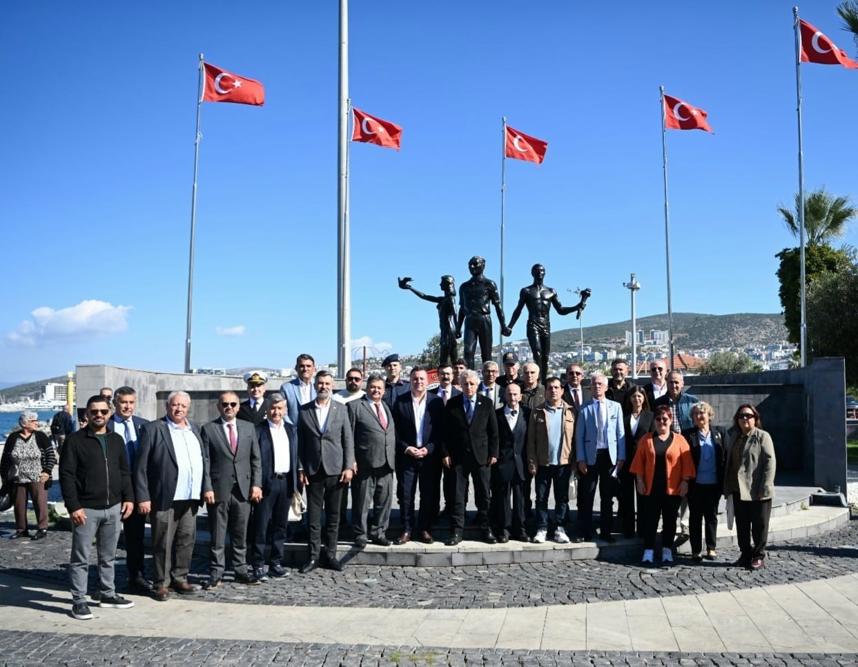 Kuşadası’nda Muhtarlar Günü kutlandı
