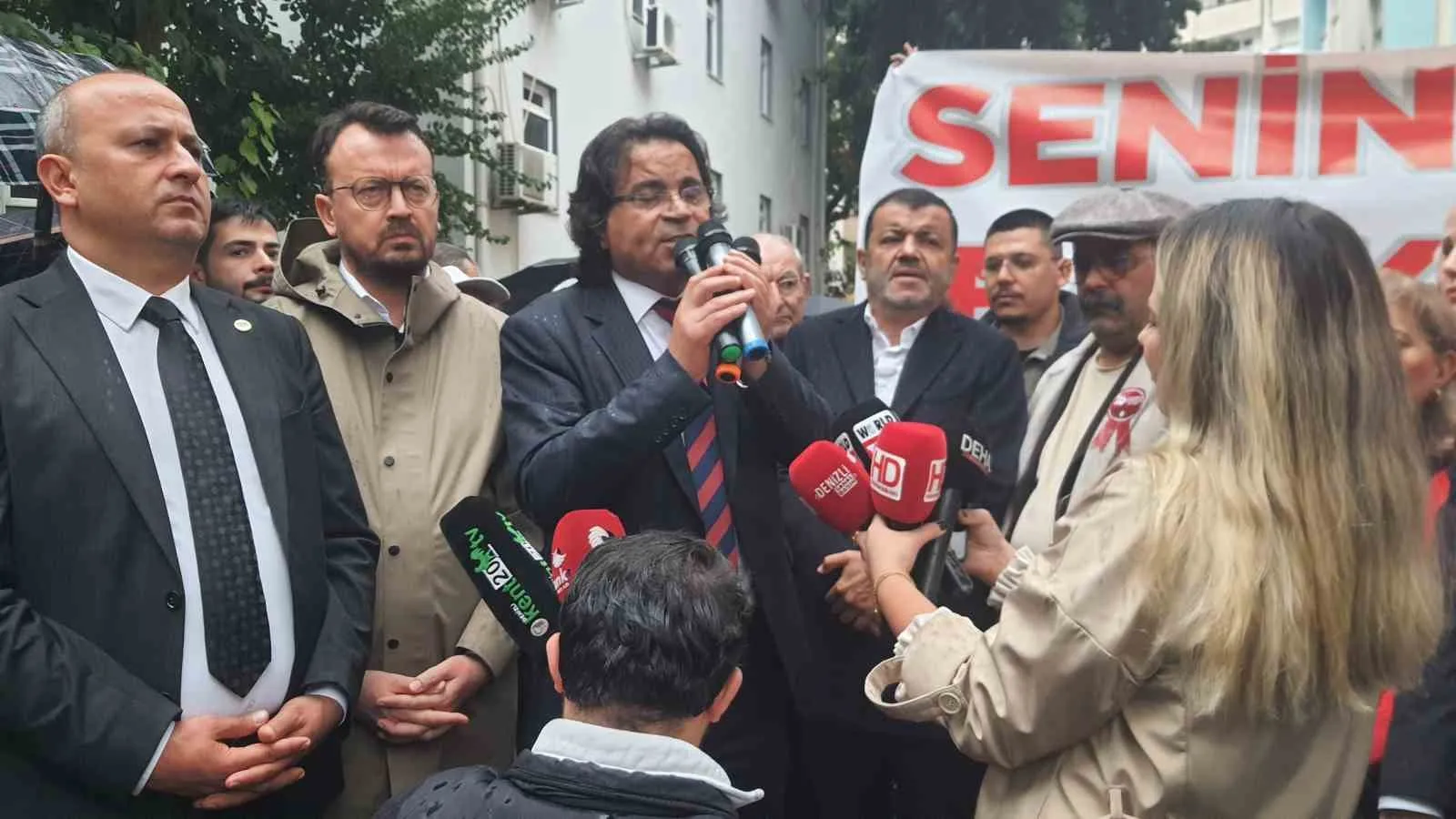 Başkan Doğan’ın destekçileri ikinci günde de belediye önünde buluştu - 3