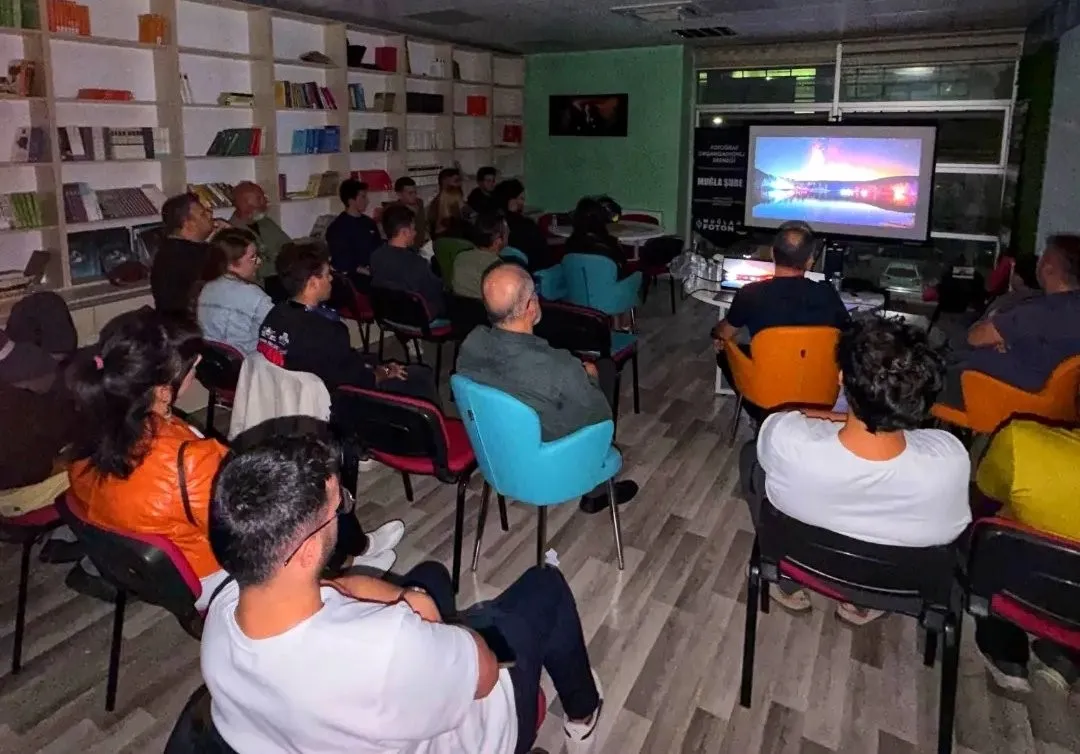 Gençler fotoğrafçılık eğitimiyle kendi hikâyelerini karelere sığdırıyor