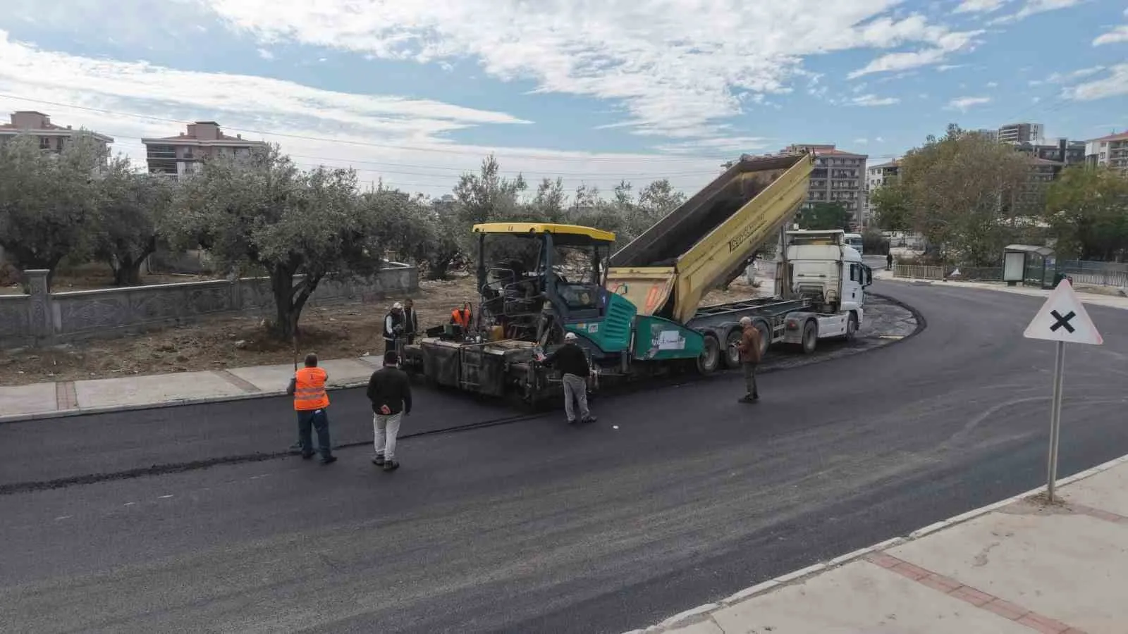 Ataşehir ve Harmandalı’da yollar asfaltlanıyor - 2