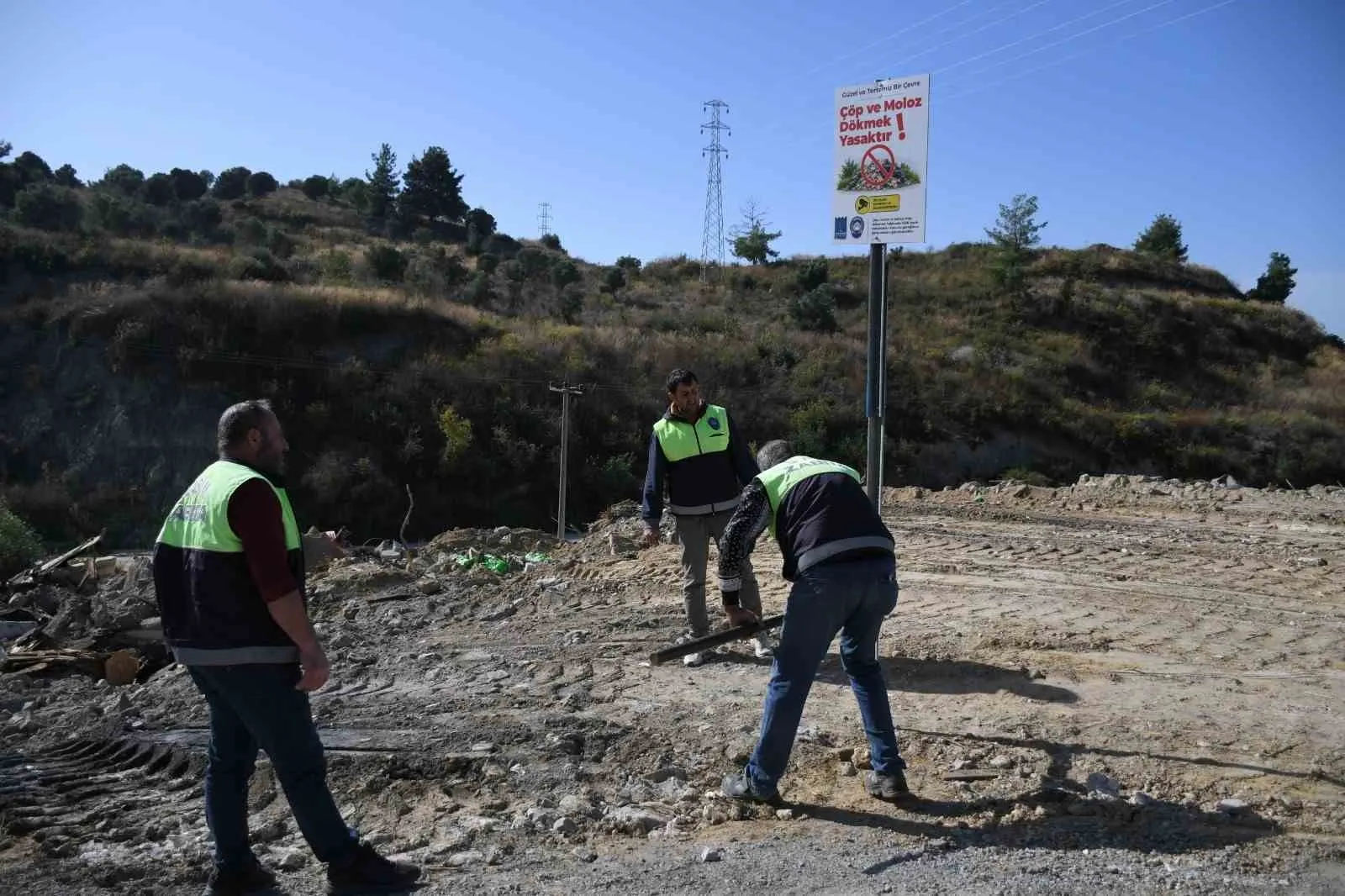 Kuşadası Belediyesi’nden kaçak moloz dökümüne karşı seferberlik