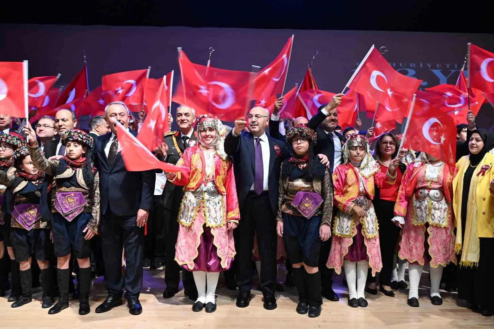Denizli’de Cumhuriyetin 103. yıldönümü büyük coşkuyla kutlandı - 4