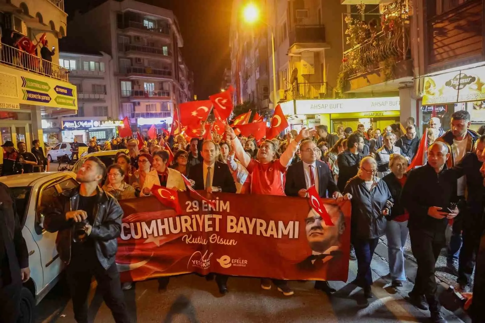 Efeler’de Cumhuriyet yürüyüşü - 5