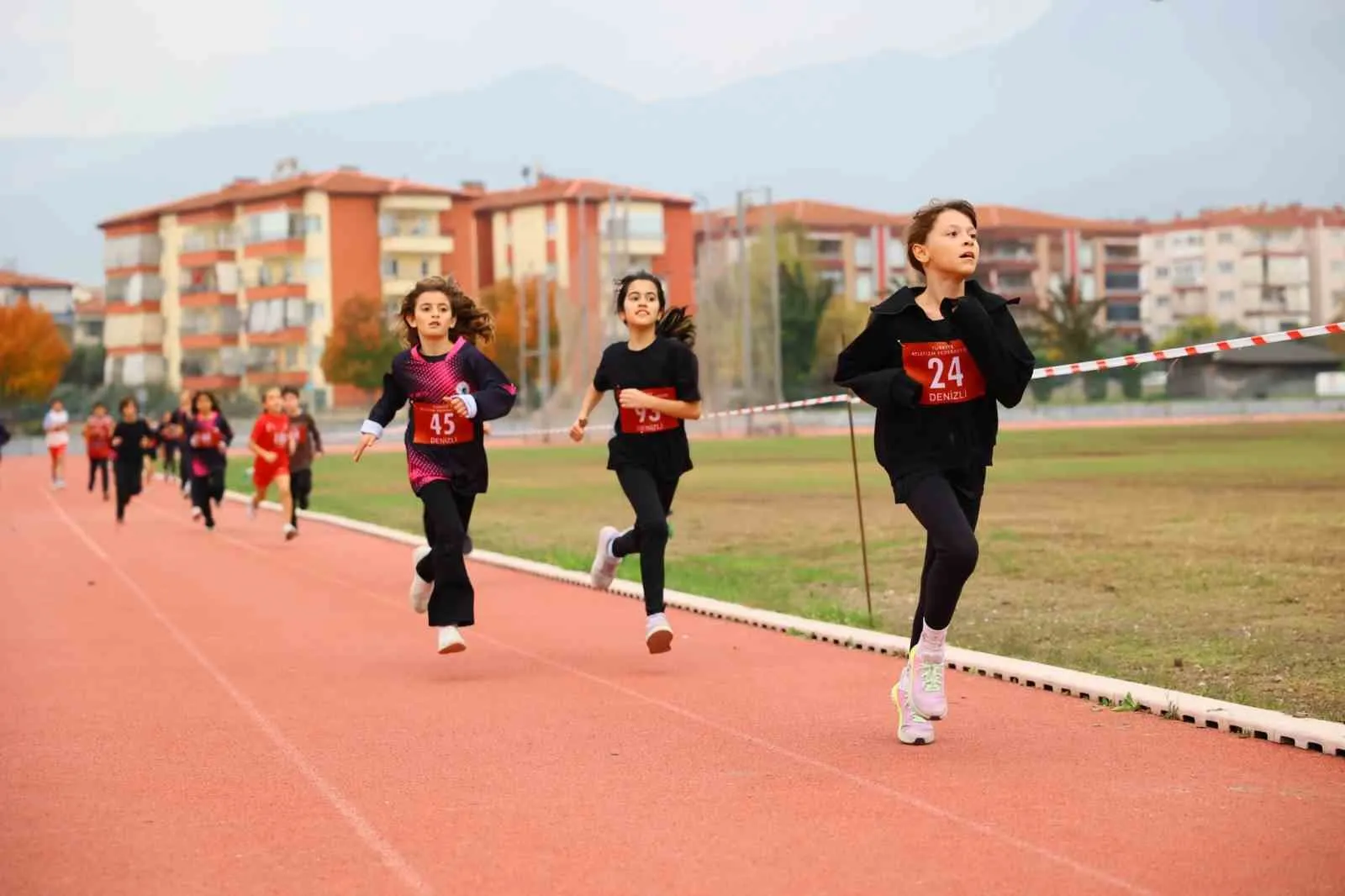 Merkezefendi’de rekor katılımlı Cumhuriyet koşusu