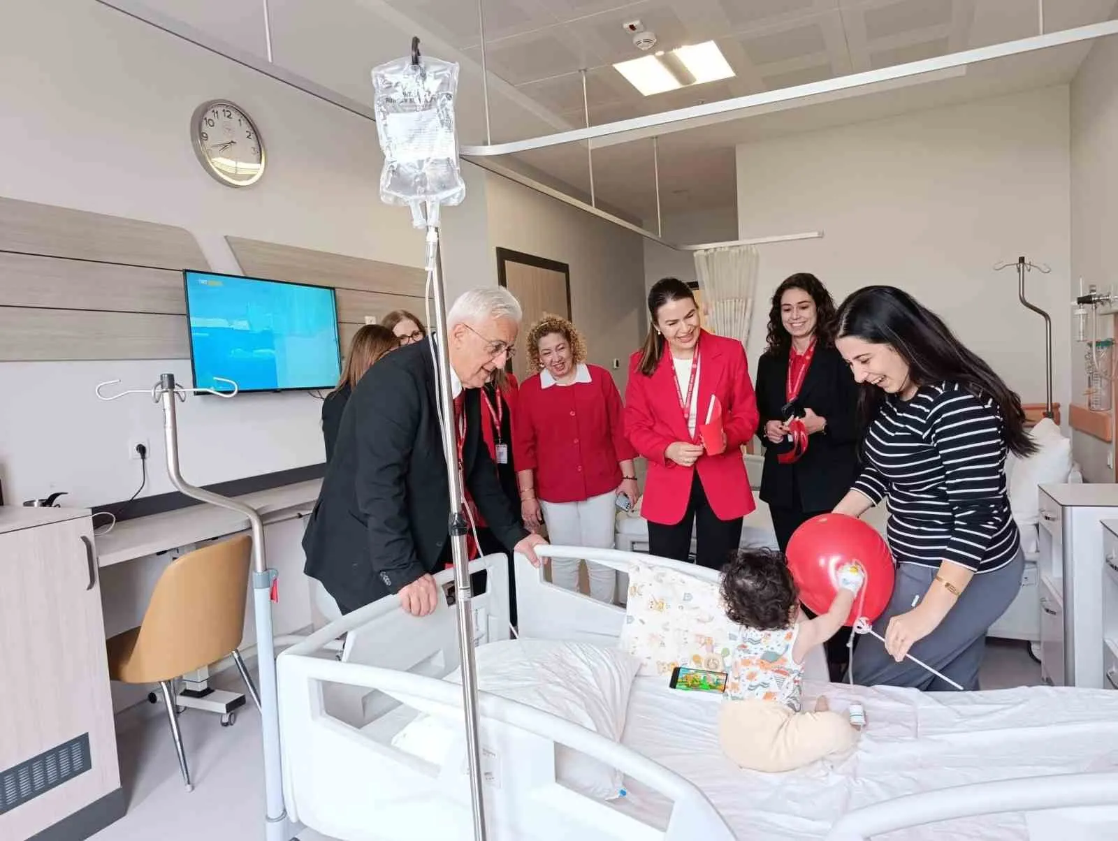 Cumhuriyet Bayramı coşkusu hastane koridorlarına taşındı - 5