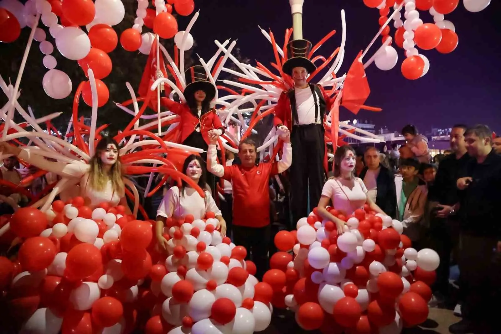 Efeler’de Cumhuriyet yürüyüşü - 2