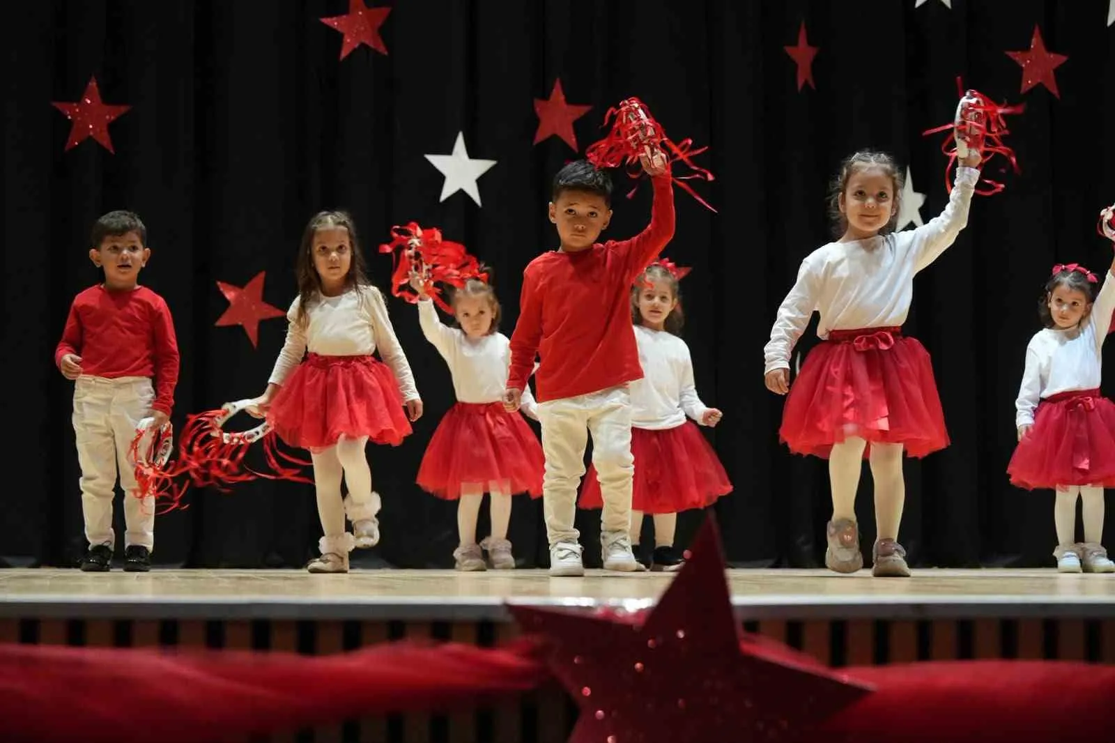 Miniklerden Cumhuriyet Bayramı’na renk katan gösteri - 3
