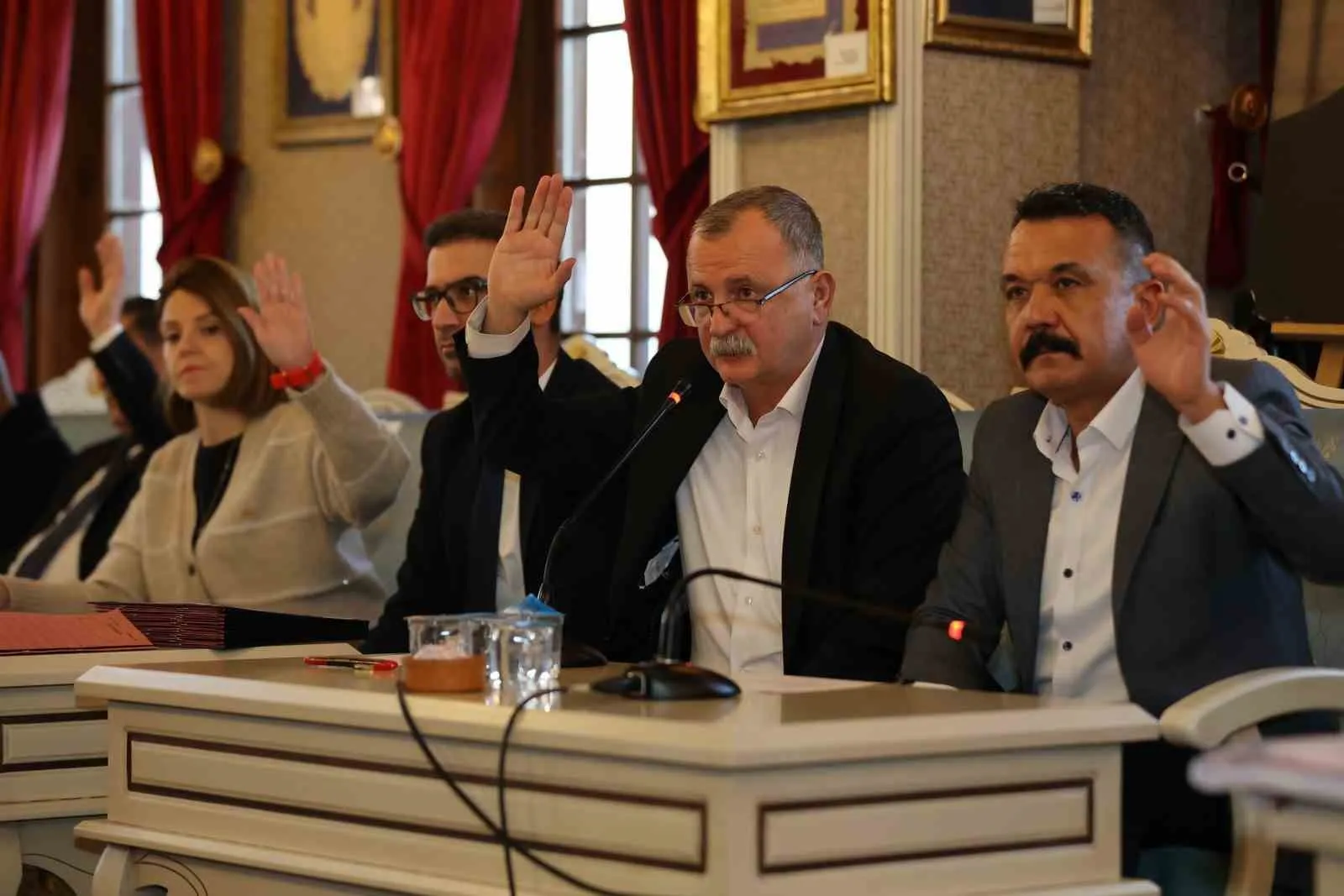 Yunusemre’de 2027 bütçesi kabul edildi