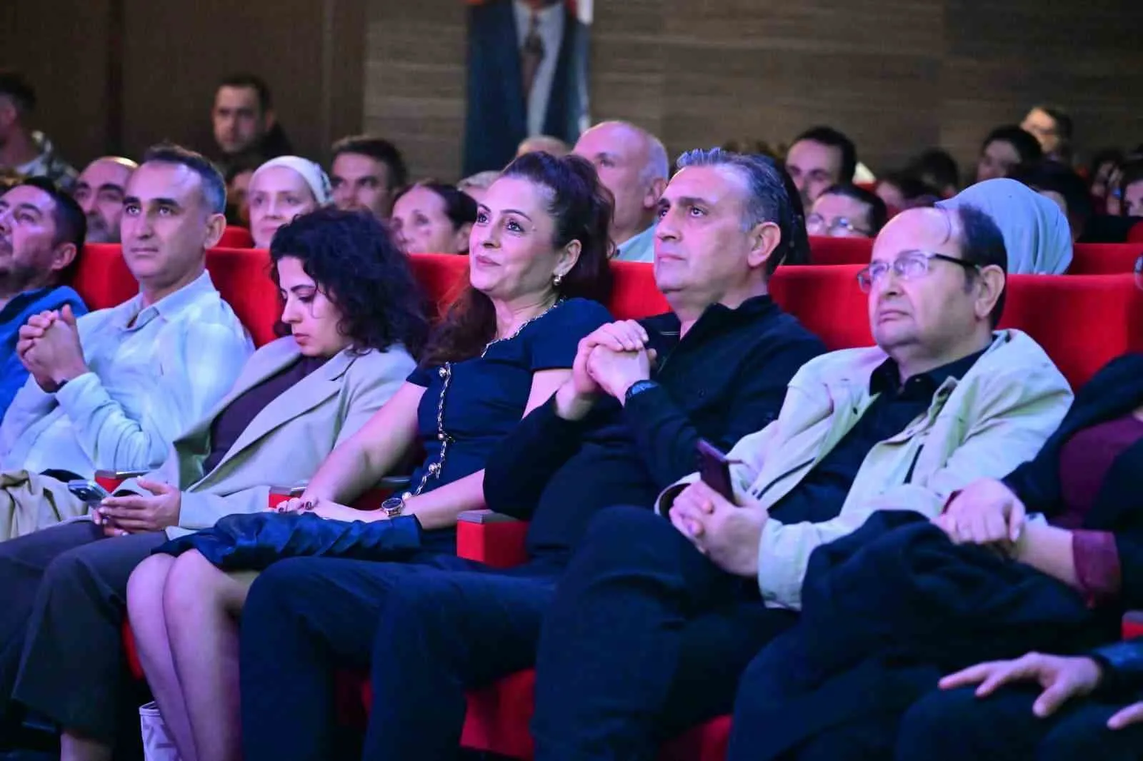 Manisalılar Neşet Ertaş türküleriyle unutulmaz bir gece yaşadı - 6