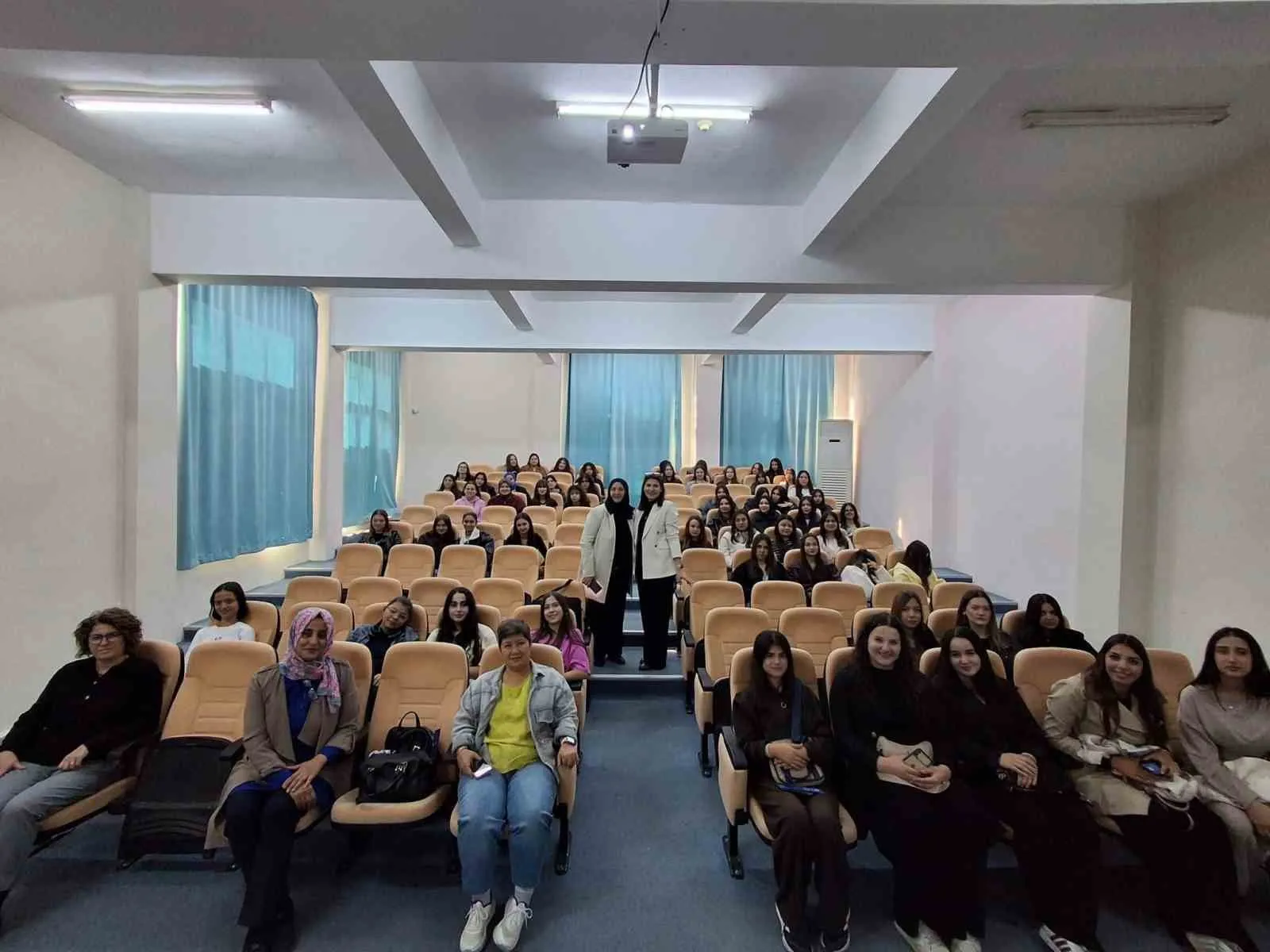 Liseli öğrenciler ADÜ’nün eğitim imkanlarını yerinde gördü - 2