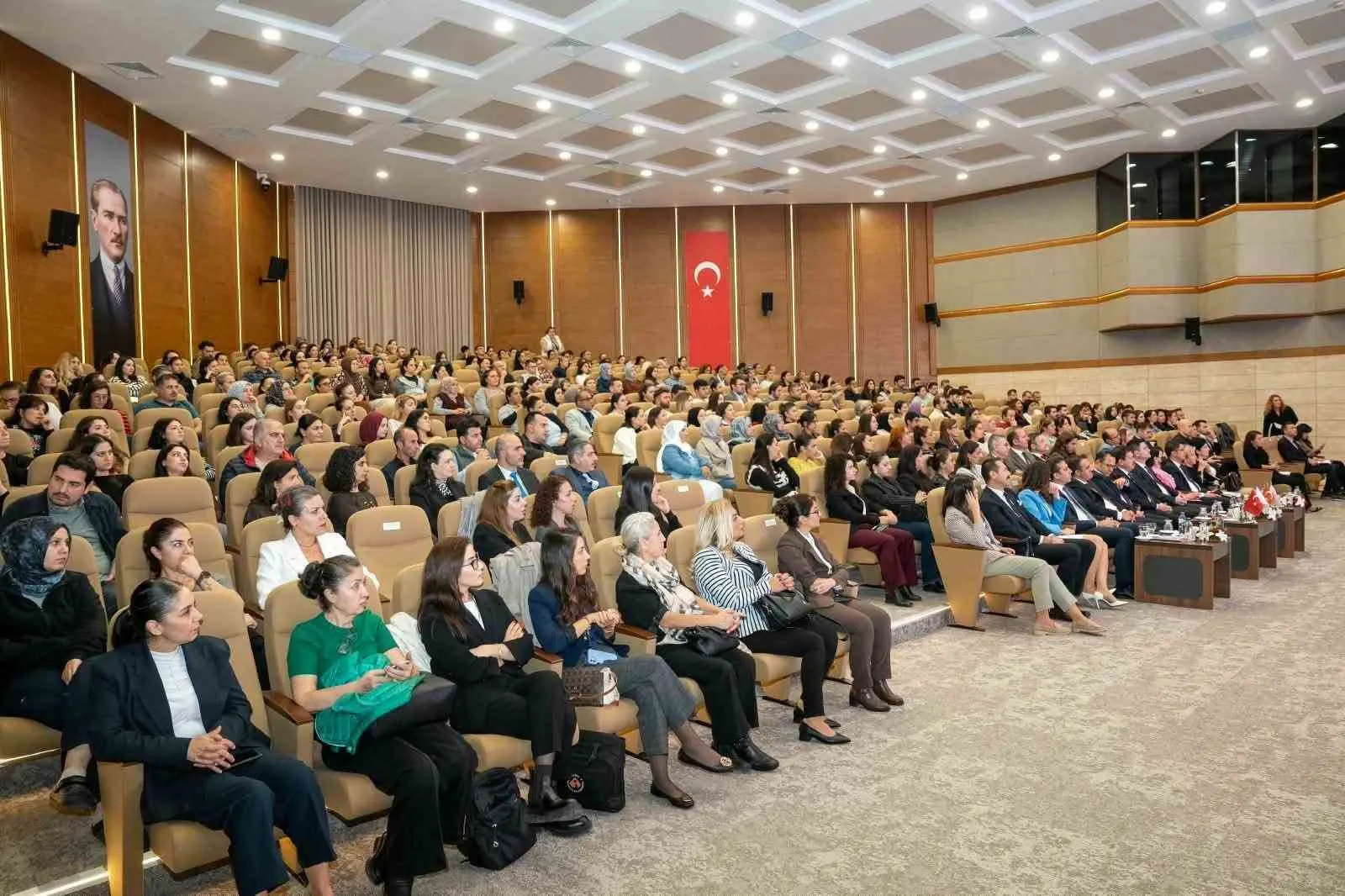 İzmir Cumhuriyet Başsavcılığından kadınların adalete erişimini güçlendirecek proje - 3