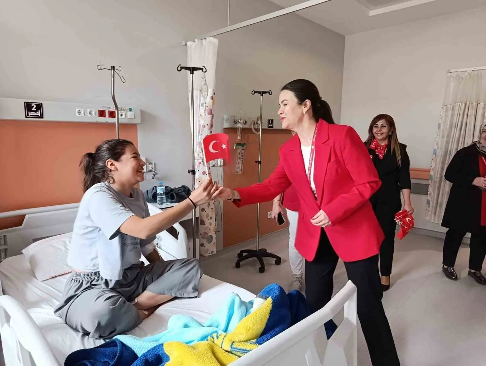 Cumhuriyet Bayramı coşkusu hastane koridorlarına taşındı - 4