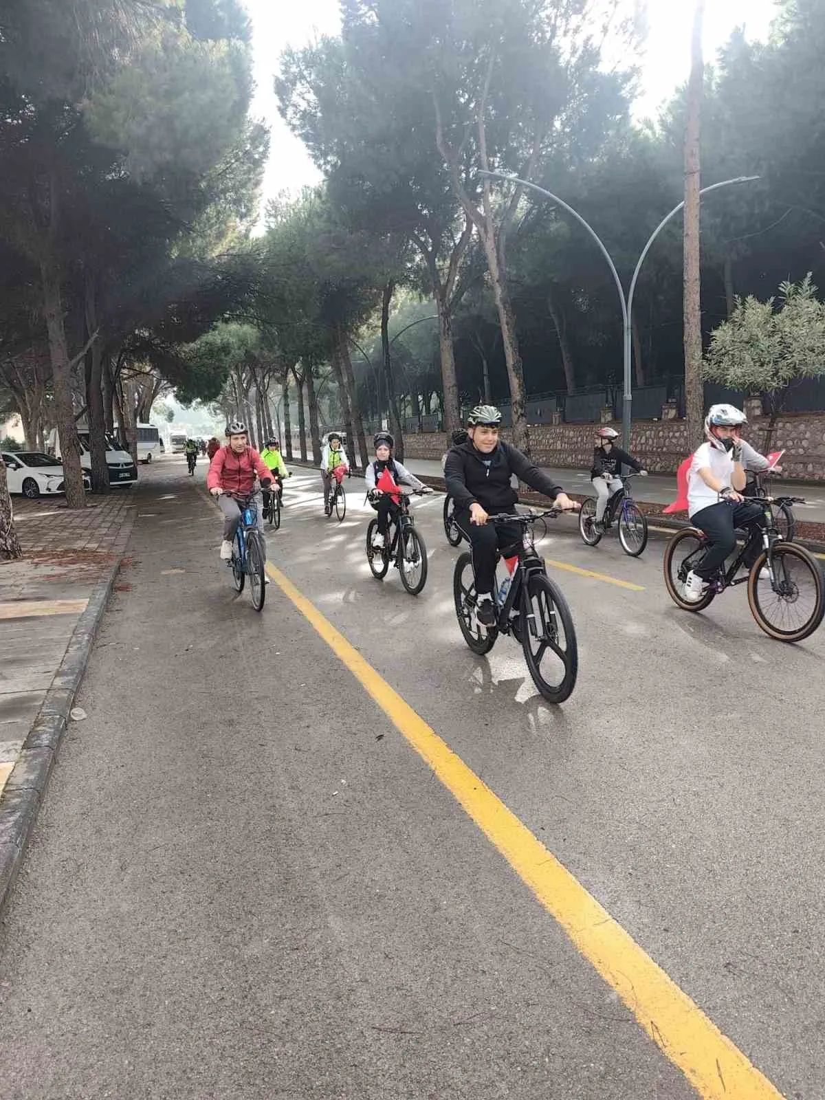 Cumhuriyet için 103 kilometre pedal çevirdiler - 5