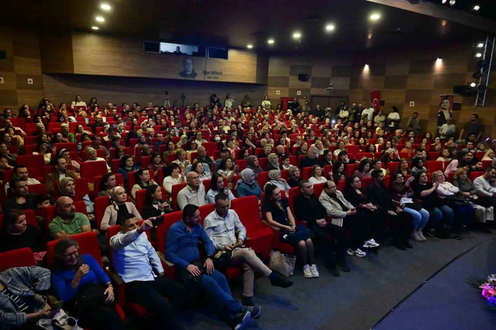 Manisalılar Neşet Ertaş türküleriyle unutulmaz bir gece yaşadı - 2
