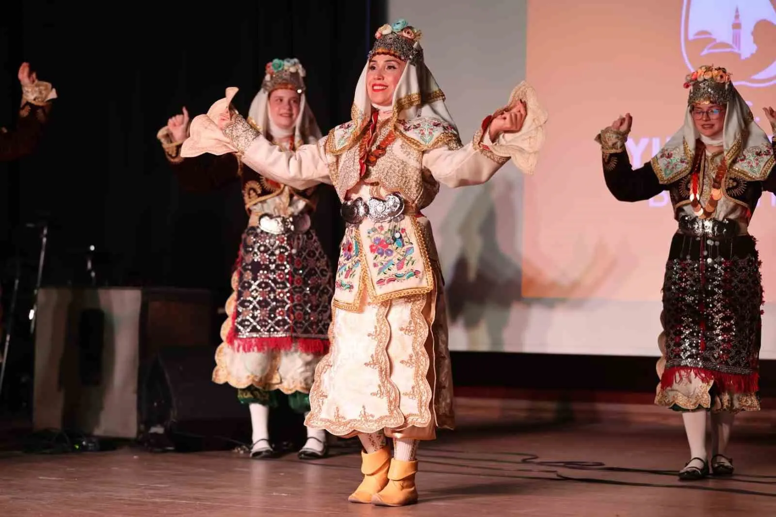 Yunusemre’de cumhuriyet coşkusu müzik ve gösterilerle yaşandı - 3