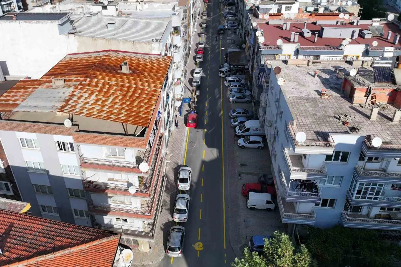 Efeler’de üç noktada asfalt mesaisi tamamlandı - 5