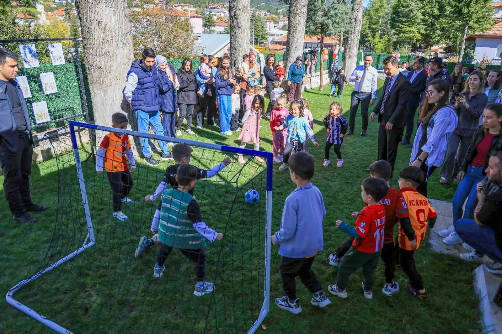Çameli’de minikler ve aileleri geleneksel oyunlarda yarıştı - 5