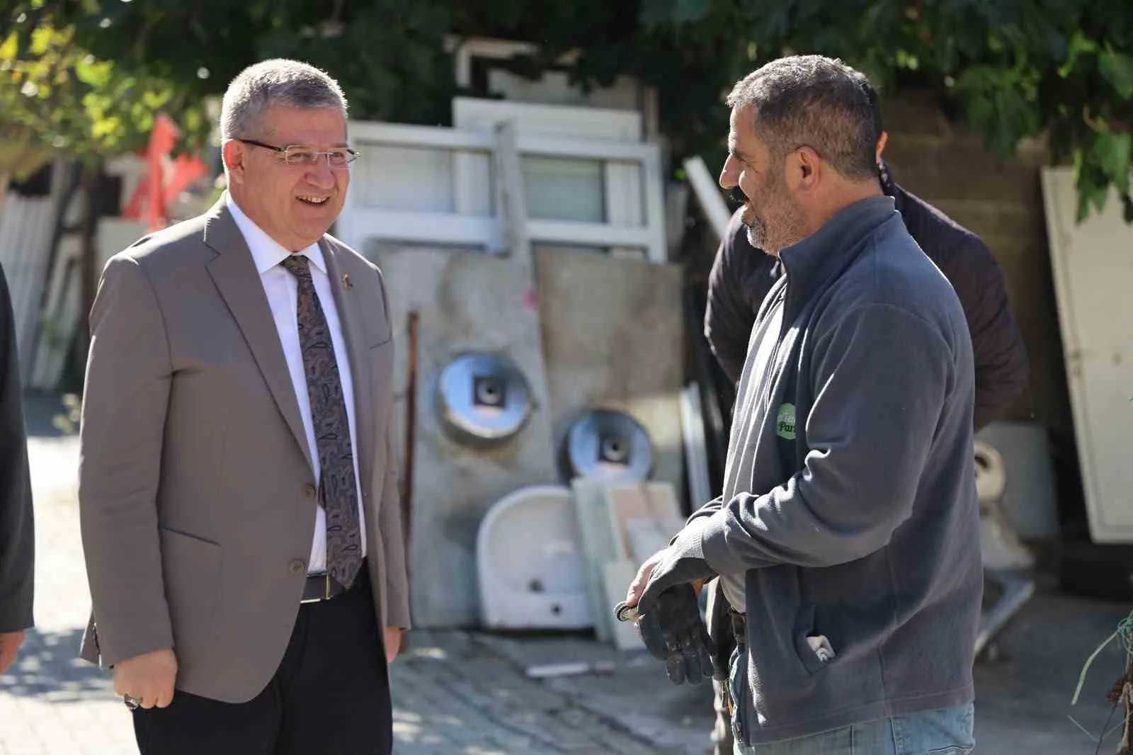 AK Parti Denizli İl Başkanı Subaşıoğlu’ndan Hacı Kaplanlar’da esnaf ziyareti - 6