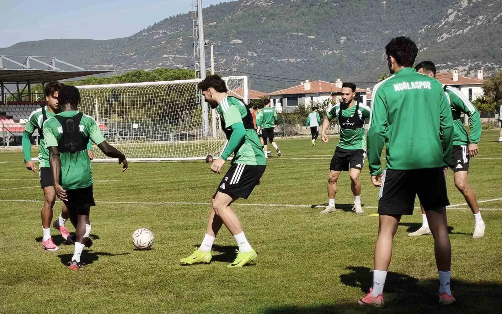 Yalçın Koşukavak: "İstanbulspor karşısında galibiyet umut ediyorum" - 6
