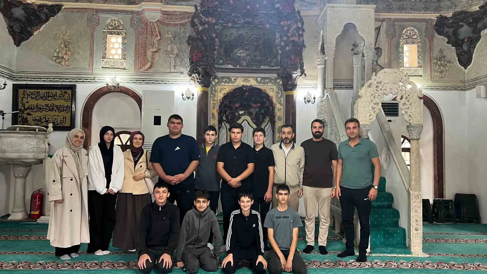 Koçarlı’da öğrenciler okul bahçesini temizleyerek çevre duyarlılığına dikkat çekti - 2