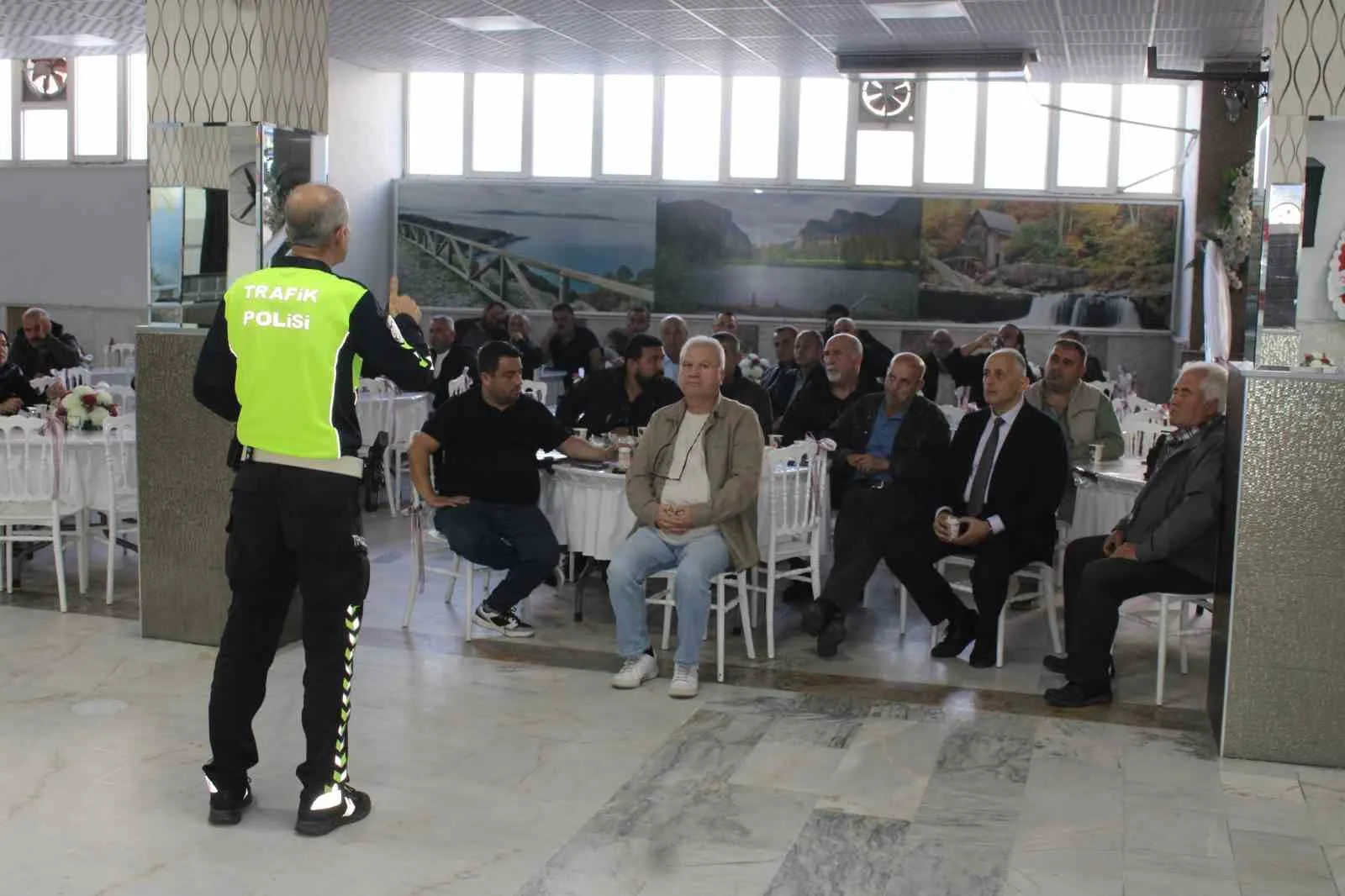 Aydın’da servis şoförleri ve rehber personellere trafik eğitimi - 2