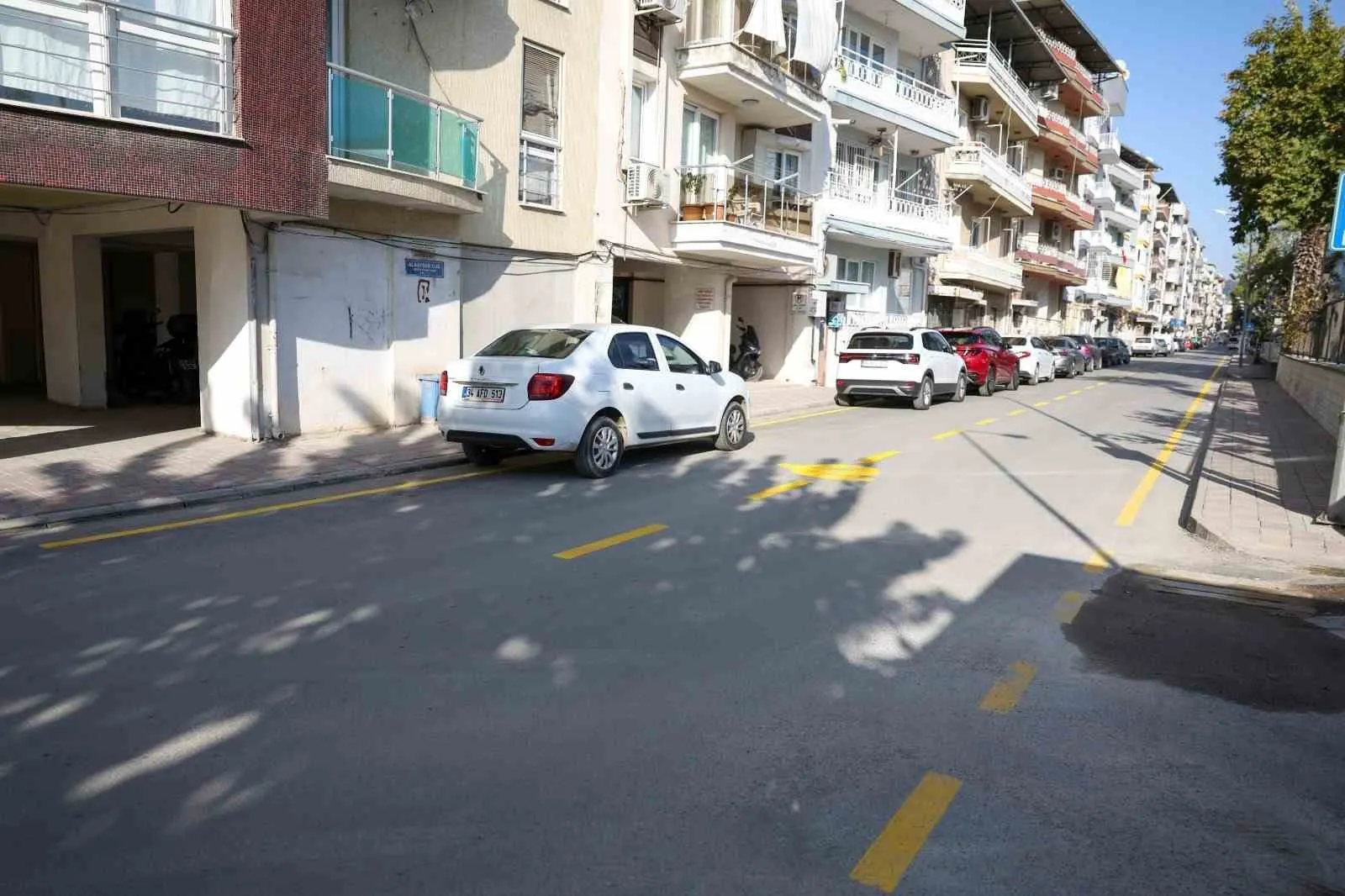 Efeler’de üç noktada asfalt mesaisi tamamlandı - 3