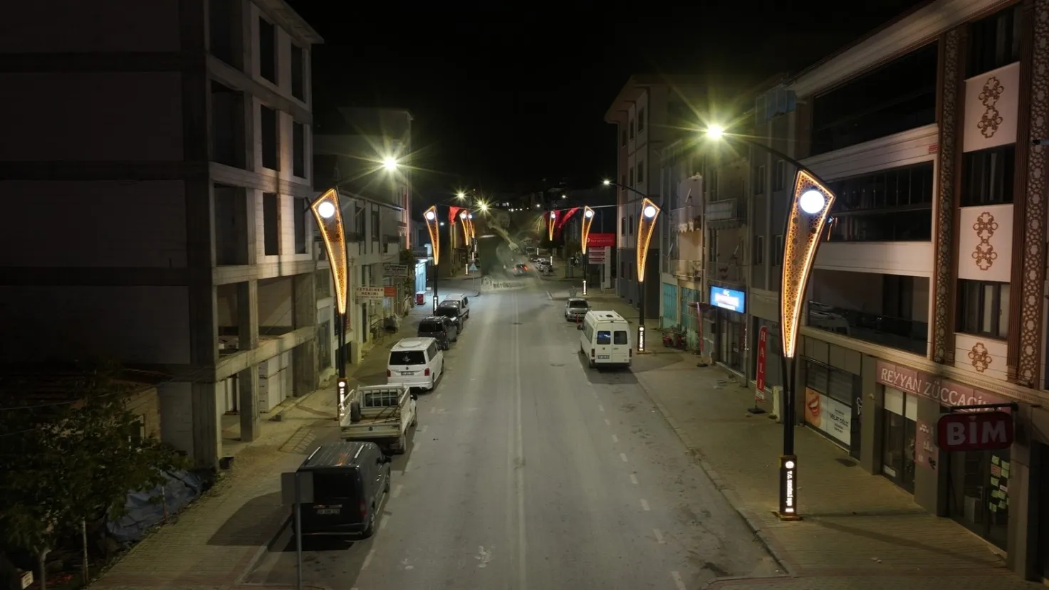 Denizli Büyükşehir, 10 kilometrelik hat ve 247 yeni direkle şehrin güzelliğine güzellik kattı - 5