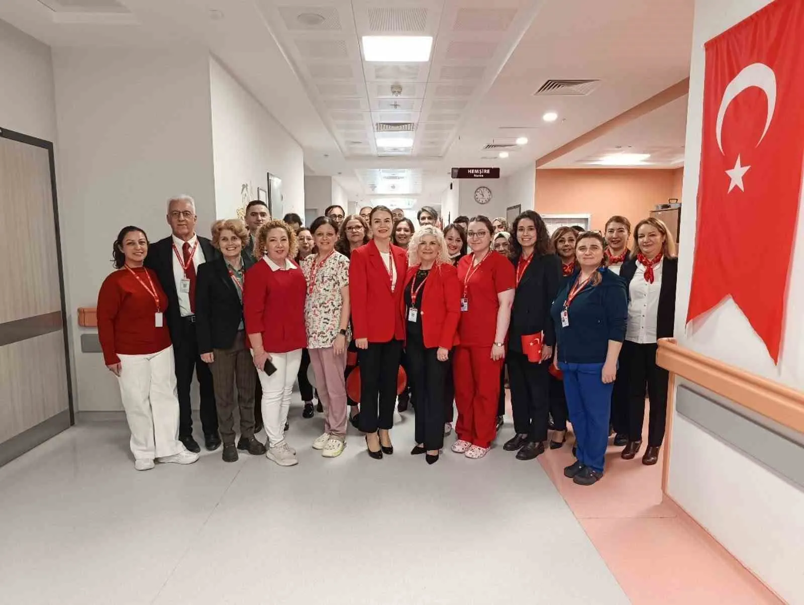 Cumhuriyet Bayramı coşkusu hastane koridorlarına taşındı - 2