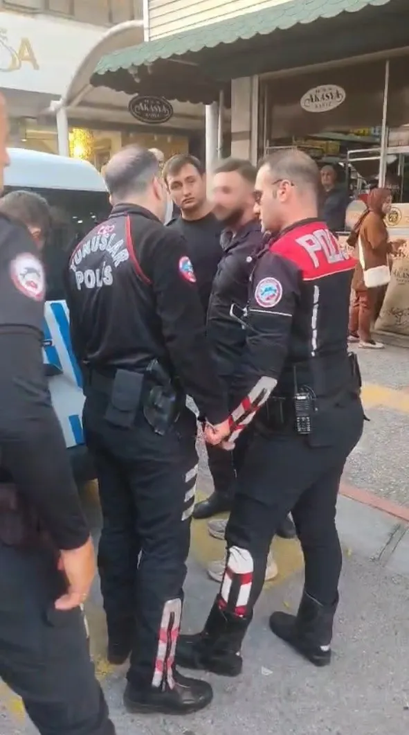 Eski eşinin babasına ait iş yerine silahla gitti, gözaltına alındı - 2