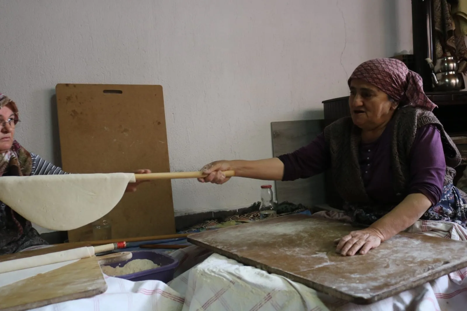 Çivril’de yufkalar açılıyor, imece geleneği yaşıyor - 3