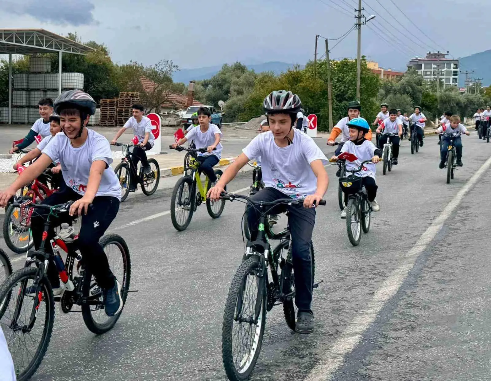 Bozdoğan’da çocuklar ’Cumhuriyet’ için pedalladı - 6