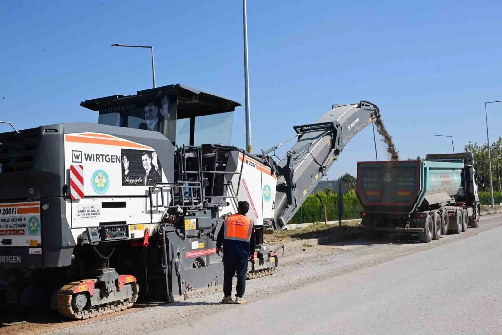 Manisa’nın iki OSB’si arasındaki yol yenileniyor - 2