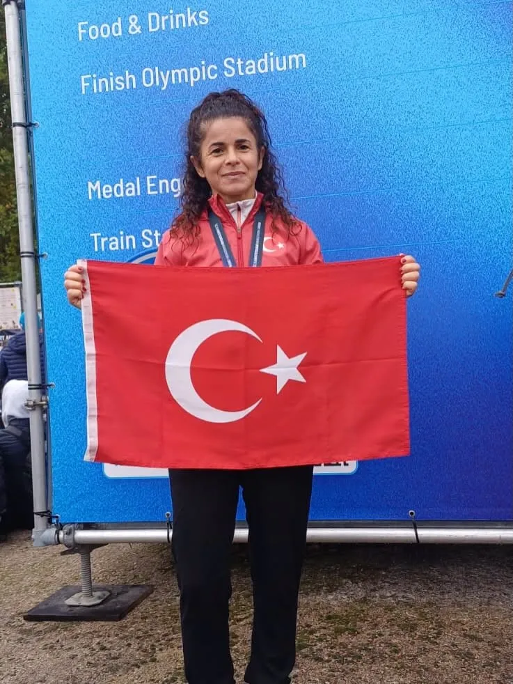 Aydınlı öğretmen 42 kilometrelik maratonu rekoruyla tamamladı - 5