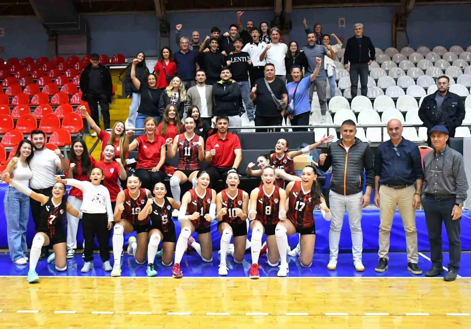 Yunusemre’nin Sultanları Altay’ı 36-34’lük setle geçti - 3