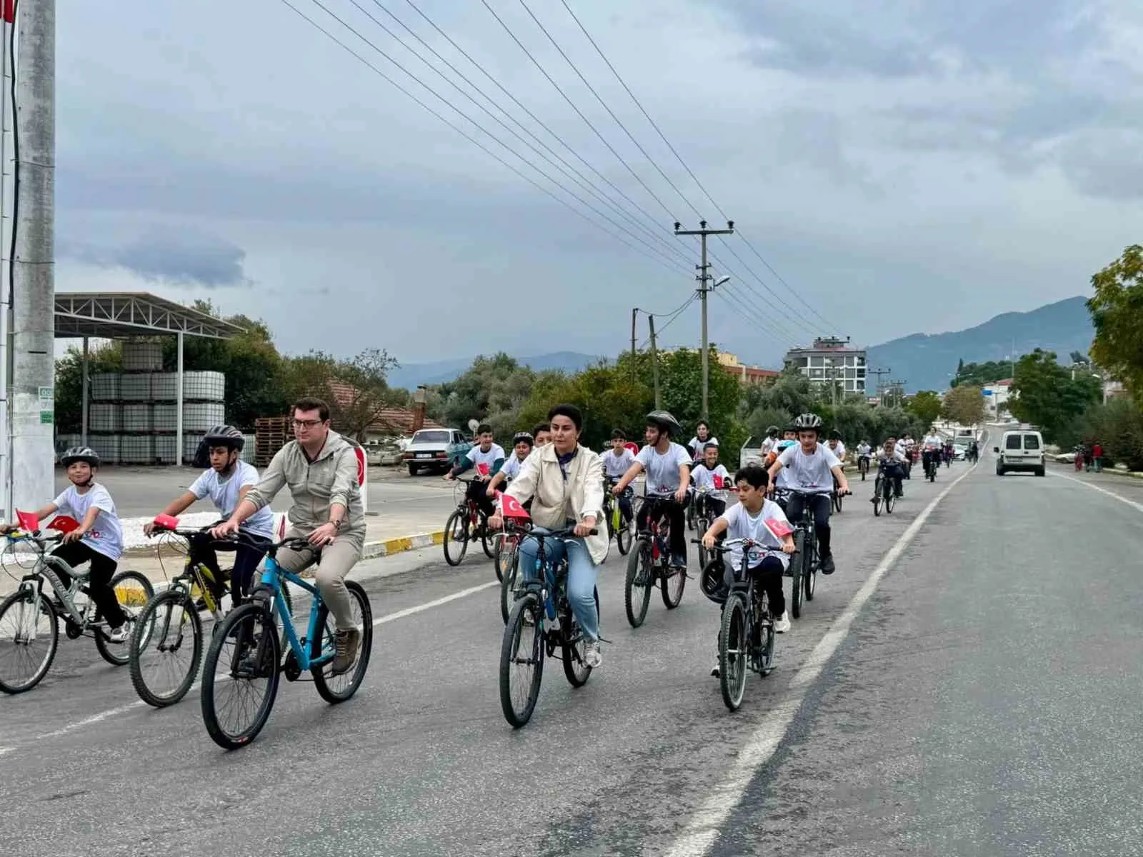 Bozdoğan’da çocuklar ’Cumhuriyet’ için pedalladı - 3