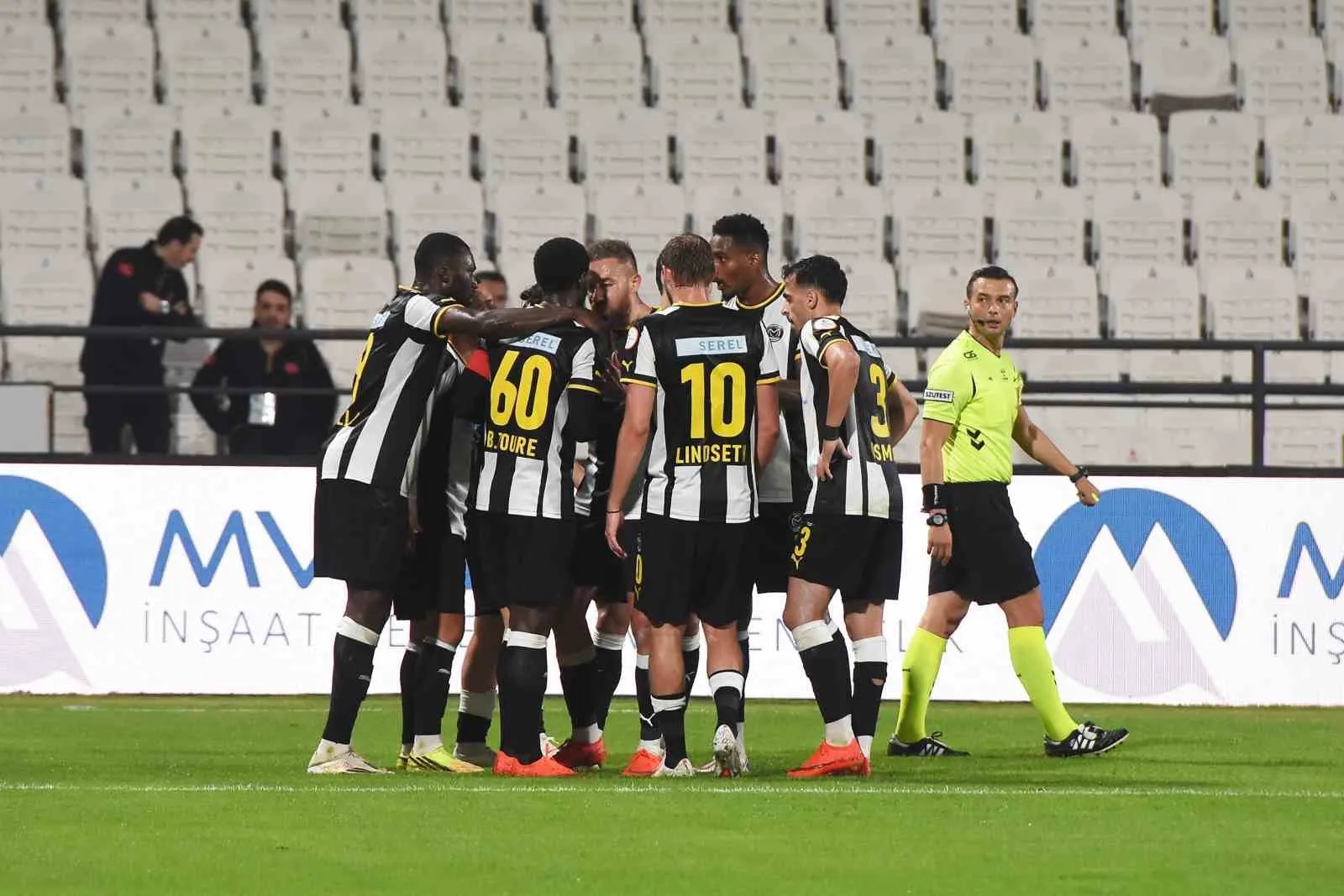 Trendyol 1. Lig: Manisa FK: 2 - Batman Petrolspor: 1 - 8