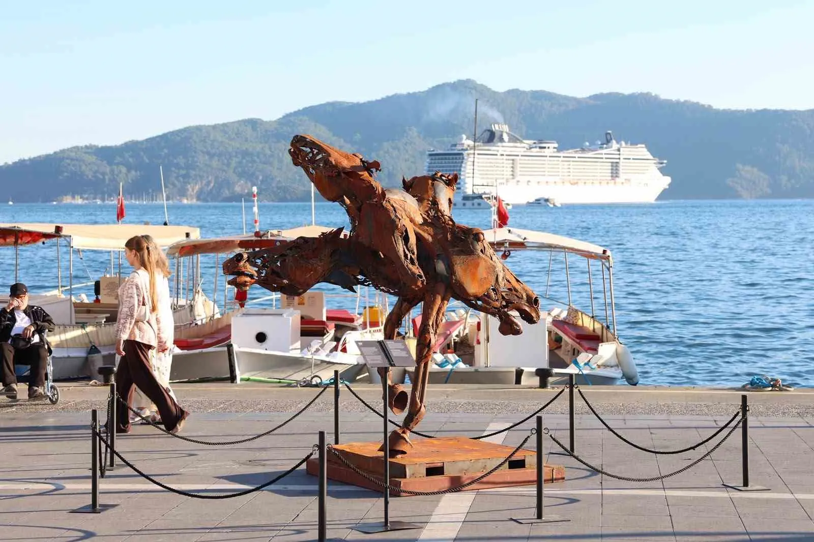 Marmaris’te hurdalar sanata dönüştü - 4
