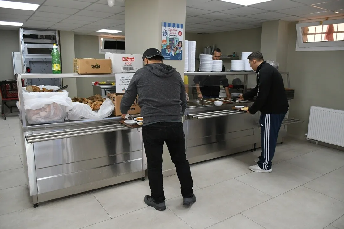 Kuşadası Kent Lokantası’nda satışların yüzde 92’si Adalı Kart ile yapıldı
