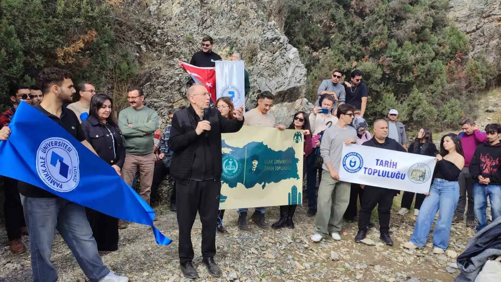 200 öğrenci 850 yıllık sırrı çözmek için savaş alanında ders işledi - 6