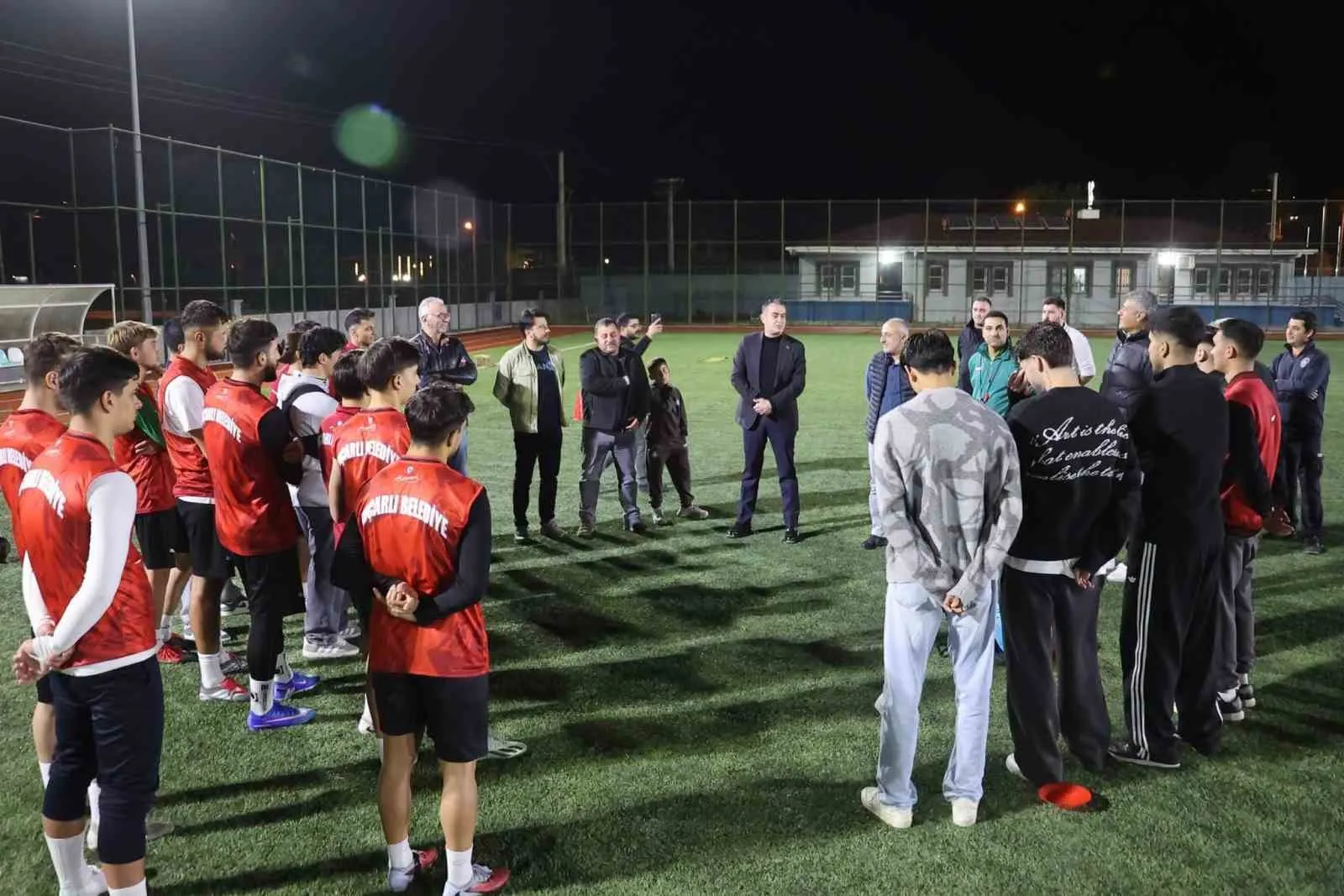 Kazanın ardından göreve dönen Arıcı’dan Koçarlı Belediyespor’a moral desteği - 2