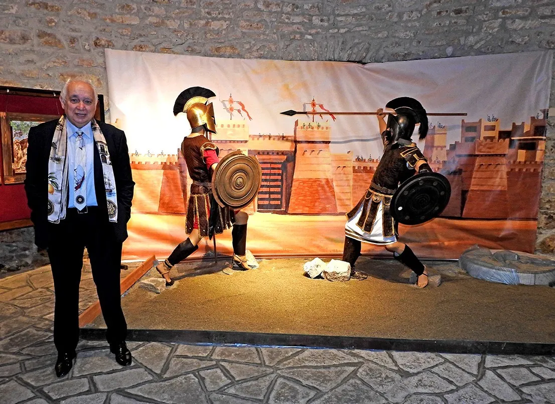 Ali Rıza İşipek’in "Homeros ve Troya" sergisi Çeşme Kalesi’nde açıldı - 2
