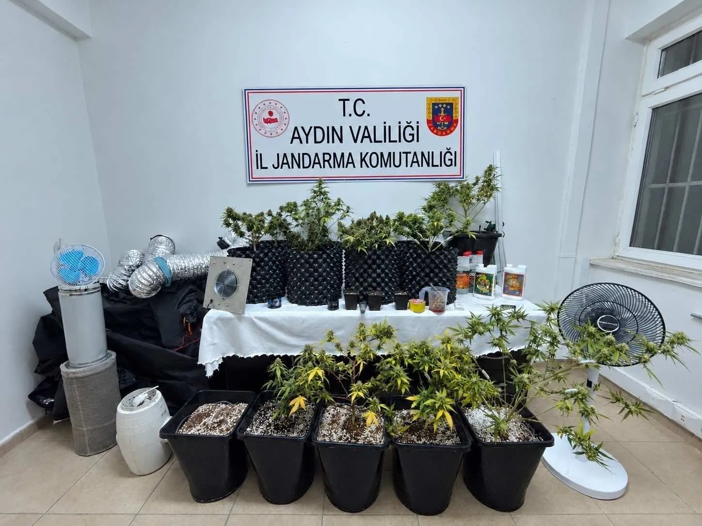Kuşadası’nda uyuşturucu operasyonu - 2