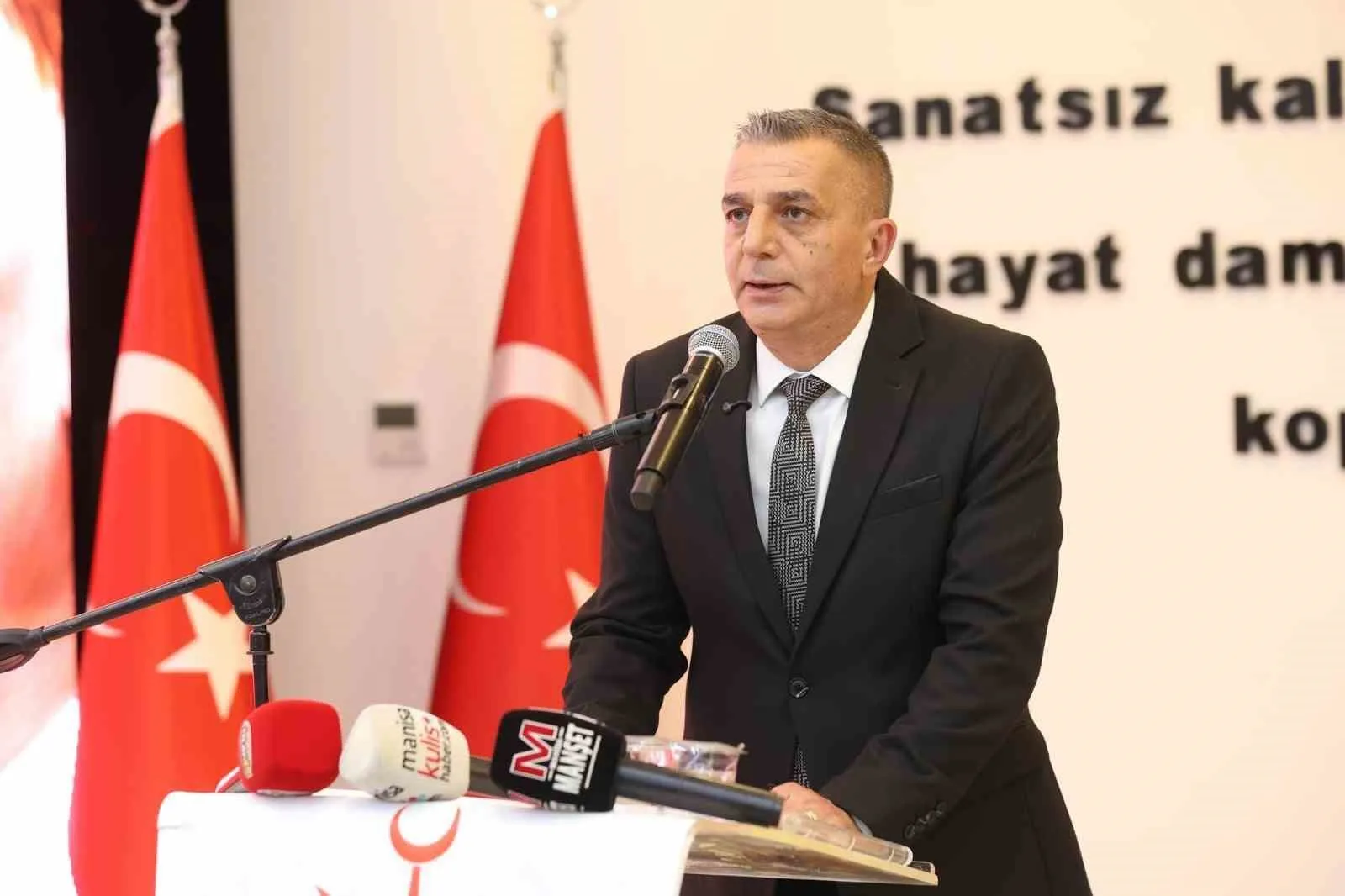 Cumhuriyet Balosunda vals ve zeybek bir arada - 3