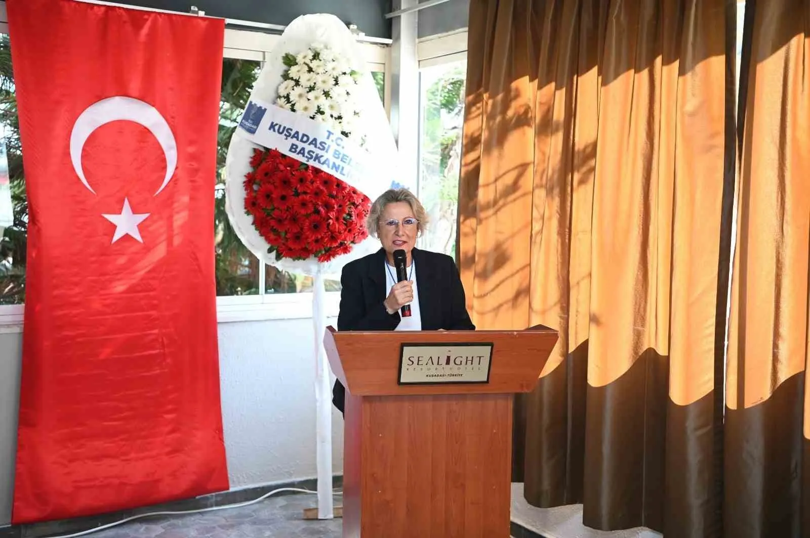 Kuşadası’nda ’Kadınlar zirvesi’ başladı - 2