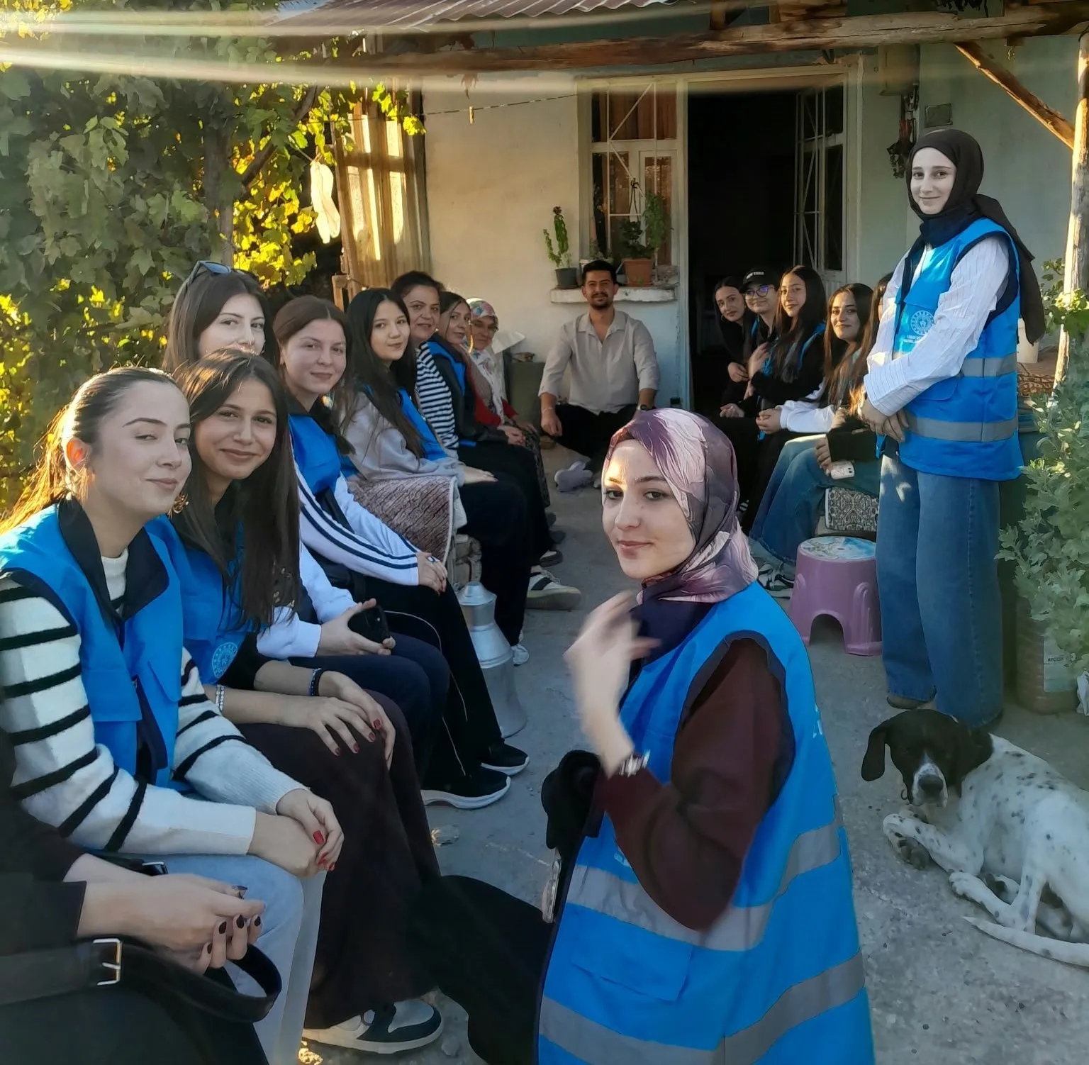 Manisalı gençler yaşlıları yalnız bırakmıyor - 4