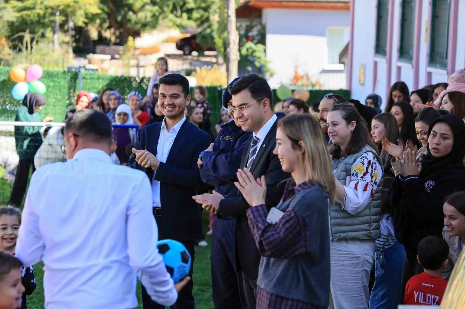 Çameli’de minikler ve aileleri geleneksel oyunlarda yarıştı - 6