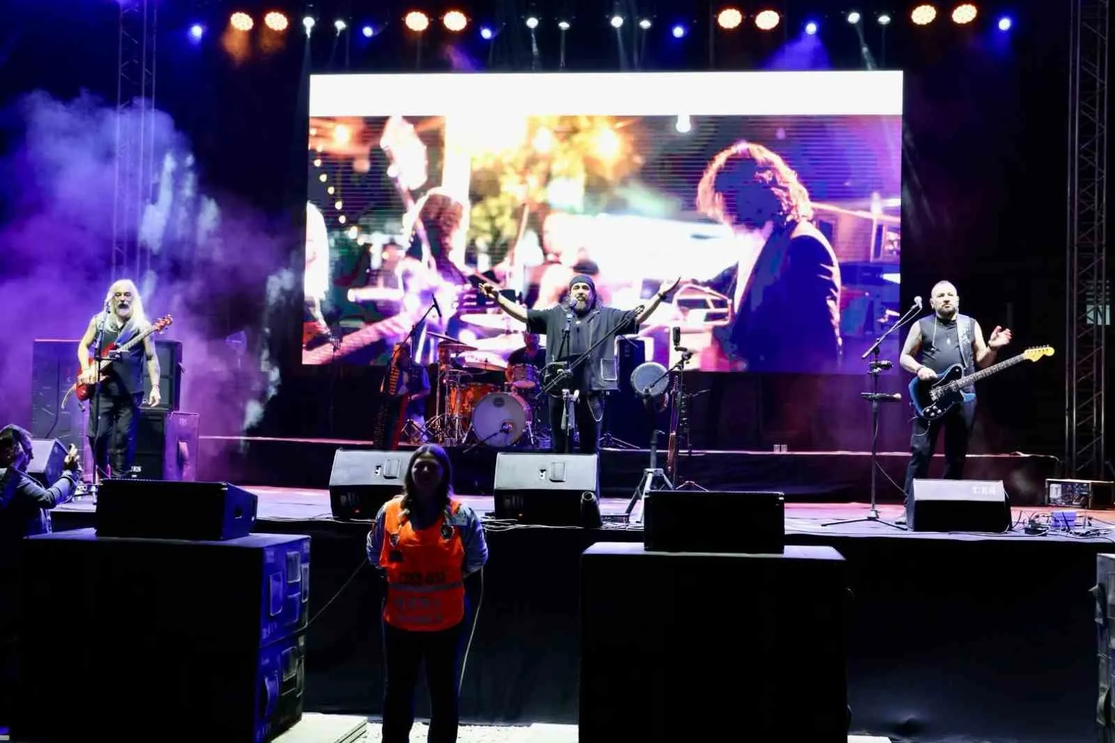 Çine’de Memecik Fest coşkusu Necati ve Saykolar ile sürdü - 2